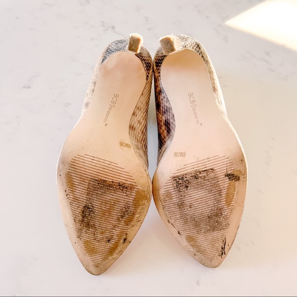 BCBG BCBGeneration Snake Zipper Back Heel Pump 6 - Picture 3 of 7